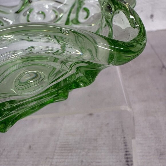 Hand Made SEA MIST GREEN Ruffled Circles Eye Handled Art Glass 7" Tall Basket - Picture 14 of 16